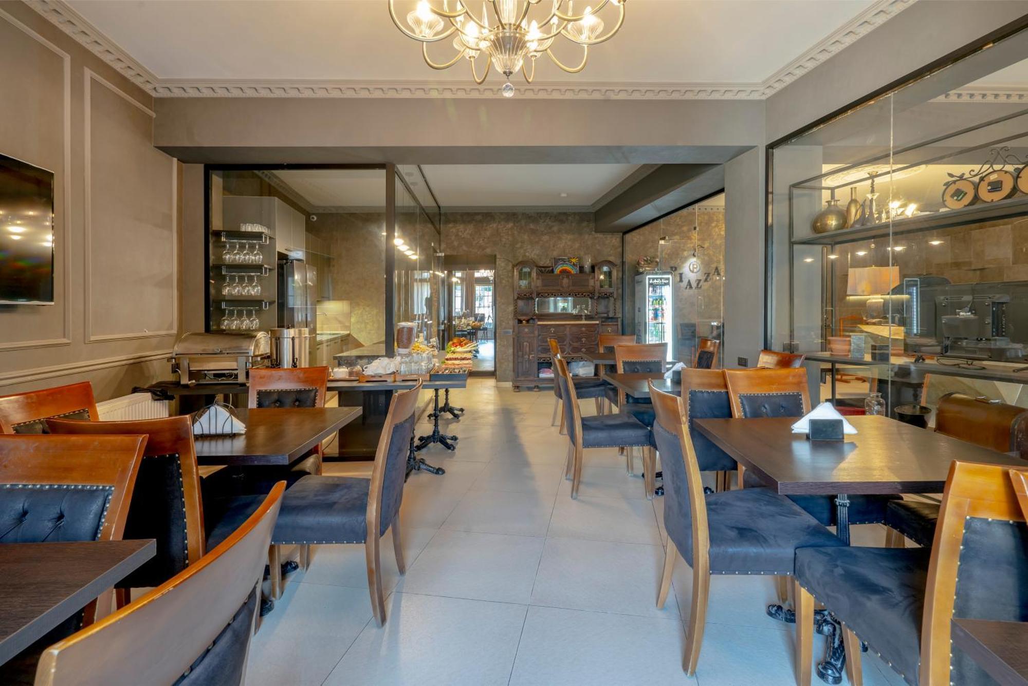 Hotel Piazza Tbilisi ภายนอก รูปภาพ