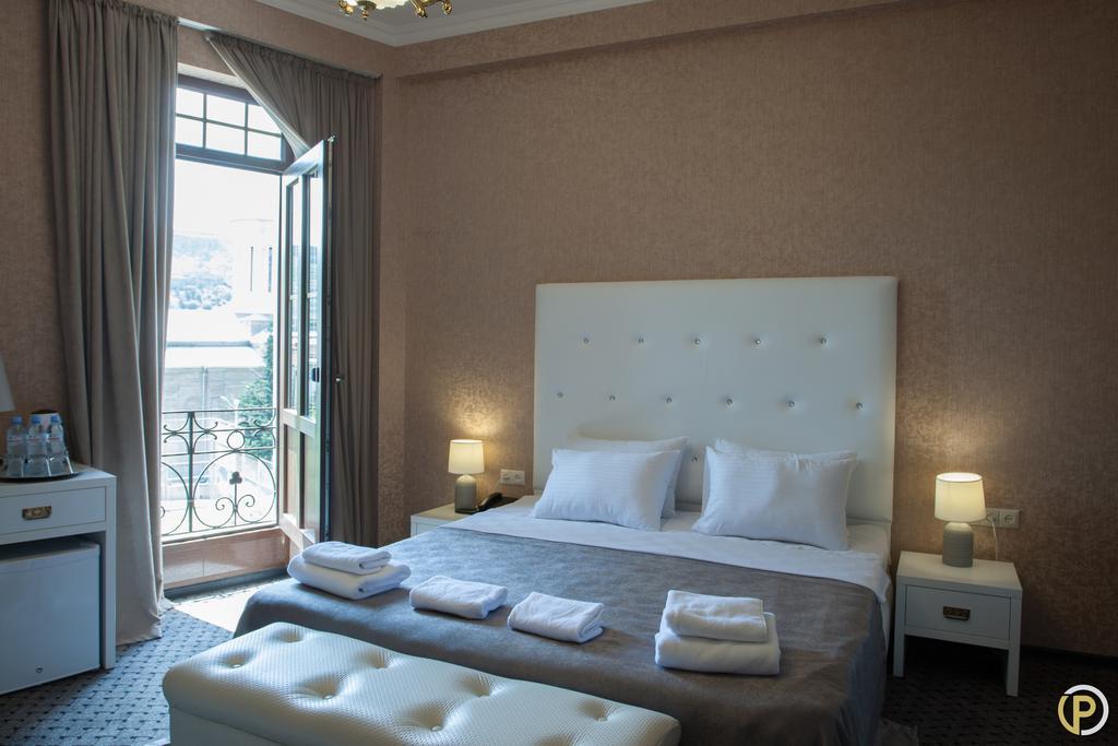 Hotel Piazza Tbilisi ภายนอก รูปภาพ