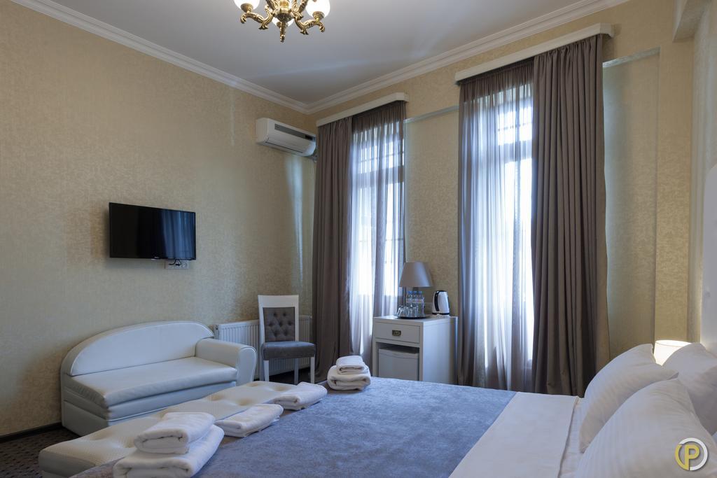 Hotel Piazza Tbilisi ภายนอก รูปภาพ