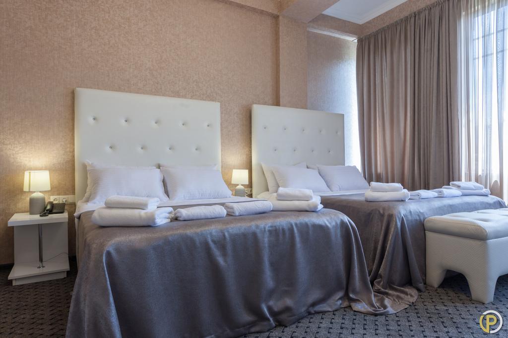 Hotel Piazza Tbilisi ภายนอก รูปภาพ